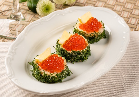 Канапе с красной икрой 16 шт