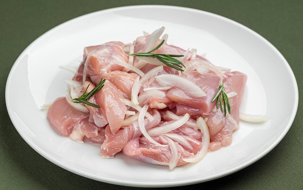 Полуфабрикат Шашлык из куриного бедра 500г мяса Полуфабрикат Шашлык из куриного бедра 500г мяса