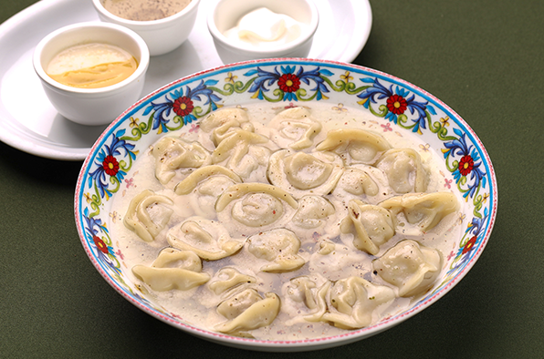 Пельмени Шустовские мясные в бульоне