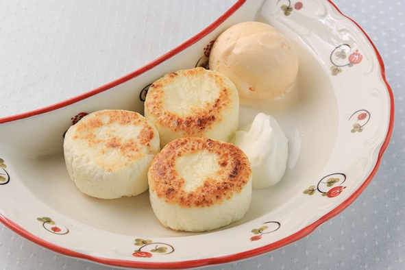 Сырники с домашним пломбиром и сметаной